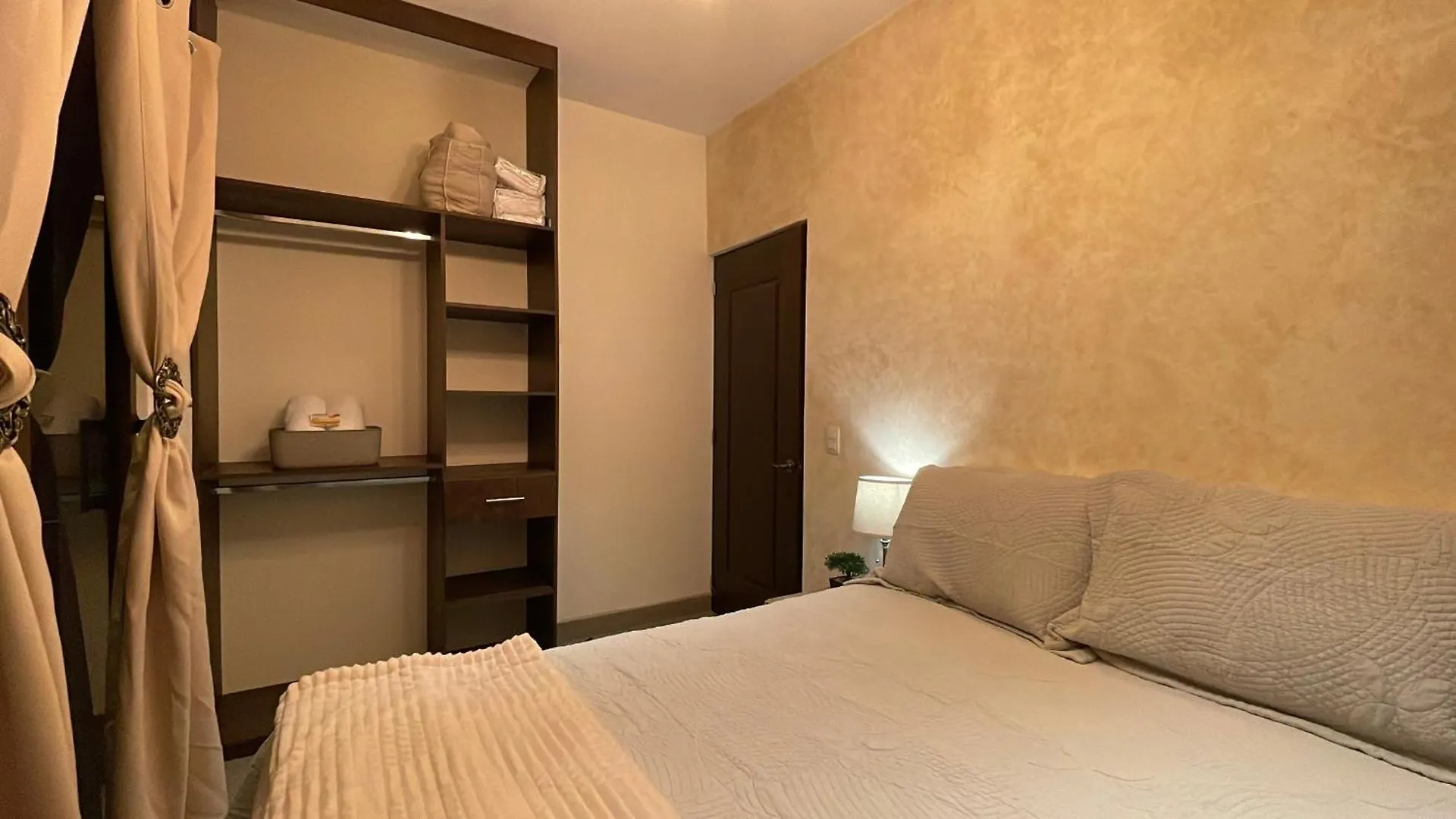 Casa Boutique Tipo Colonial, Antigua Guatemalaアパートメント グアテマラ