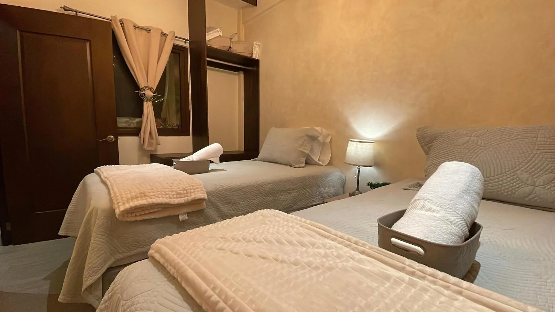 Casa Boutique Tipo Colonial, Antigua Guatemalaアパートメント アパート